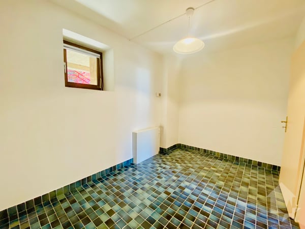 Spacieux appartement en terrasse, jardin d'hiver et 2 garages box ! 12