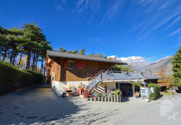 Maison bifamiliale avec charme et paradis naturel à votre porte 1