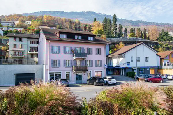 Immeuble de rendement (4.9% net) au centre ville de Monthey 1