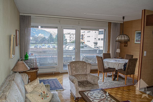 Appartement de 1.5 pièces traversant avec place de parc près du centre 1