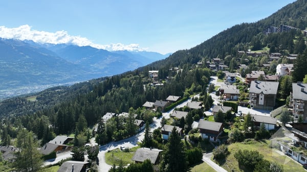 Terrain de 3730m2 en zone d'hôtel et habitat collectif 3