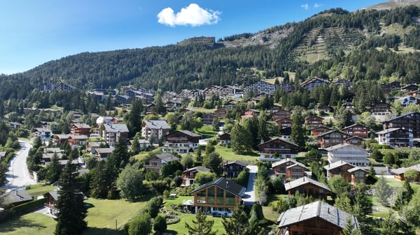 Terrain de 3730m2 en zone d'hôtel et habitat collectif 6