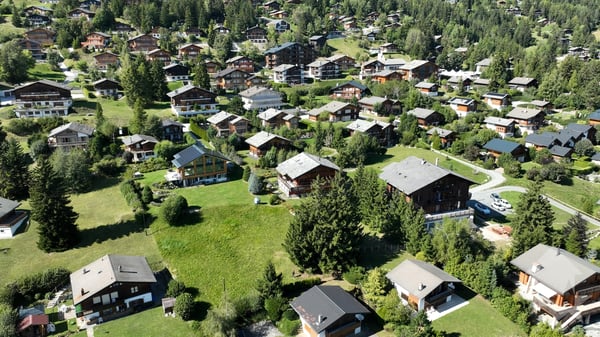 Terrain de 3730m2 en zone d'hôtel et habitat collectif 5