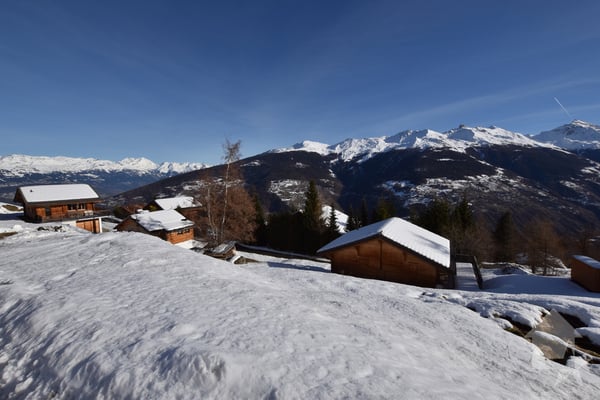 Jolis terrains à construire proche de la station 3