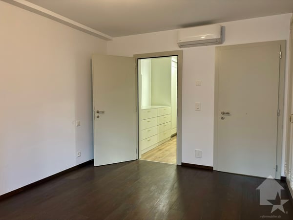 Spacieux 1.5 pièces avec une vue dégagée sur les Alpes 12