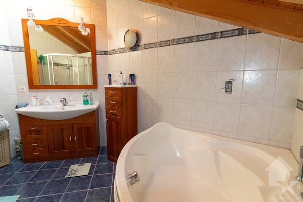 Villa d'une surface de 198 m2 hab. sur parcelle de 1000m2 10