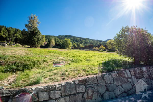 Très belle parcelle idéalement située pour résidence principale 2