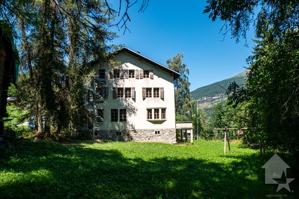 Majestueuse demeure de maître sur une magnifique parcelle arborée 2