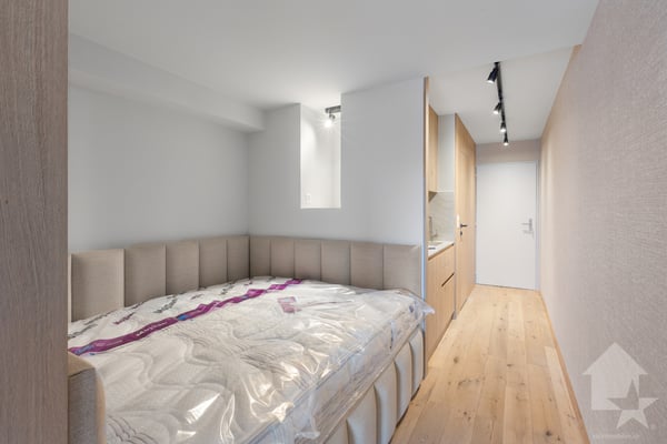 Studio entièrement rénové au centre de Crans-Montana 4