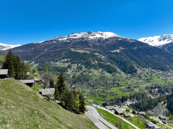 Magnifique chalet avec 2 places de parc extérieures 10