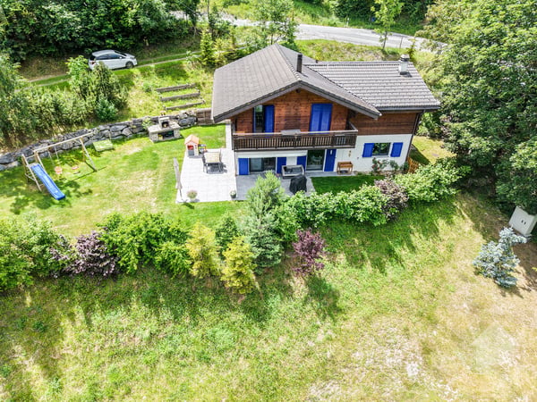Magnifique chalet de 5.5 pièces 1