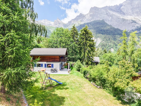 Magnifique chalet de 5.5 pièces 2