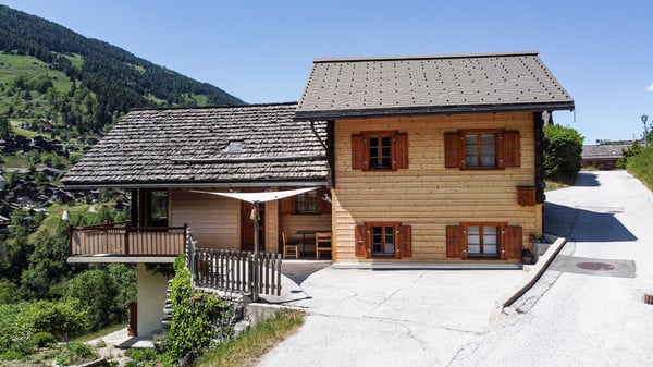 Agréable chalet sur trois niveaux avec vue panoramique 3