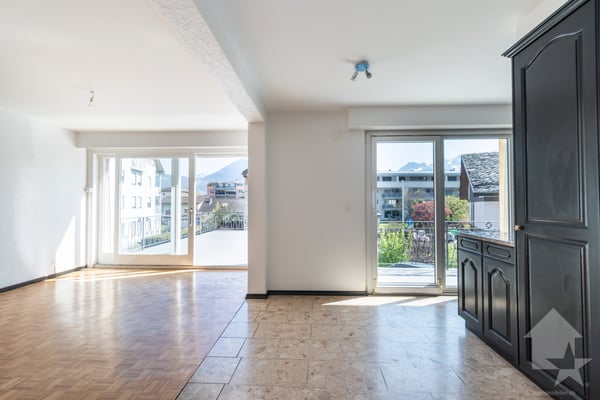 Collombey, maison villageoise avec terrasse et box 5