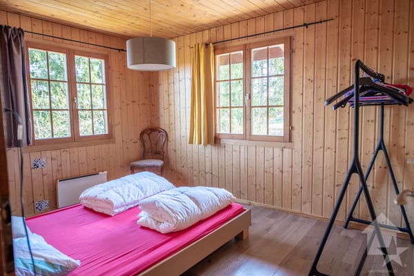 Charmant chalet de 2 appartements + dépendance, belle situation 8