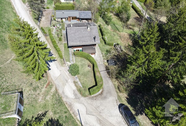 Charmant chalet de 2 appartements + dépendance, belle situation 4
