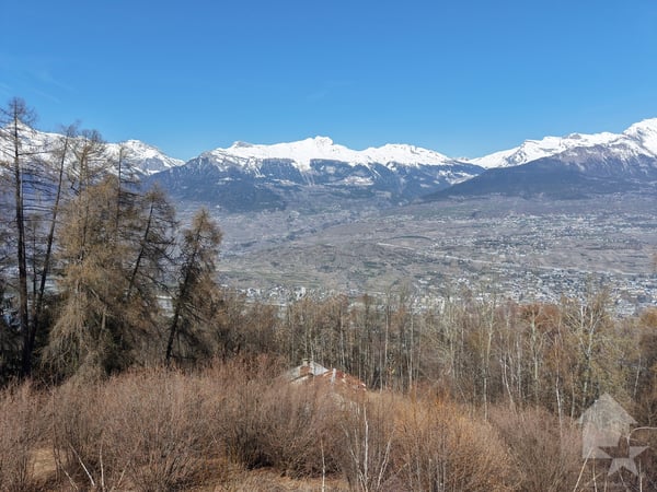 Magnifique chalet sur plan (permis en force) 4
