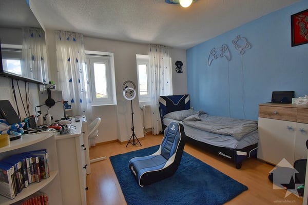 Appartement de 2.5 pcs, un jardin et 3 places de parcs incluses ! 8