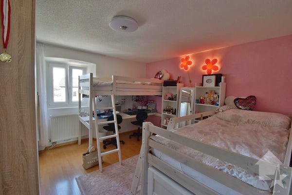 Appartement de 2.5 pcs, un jardin et 3 places de parcs incluses ! 7