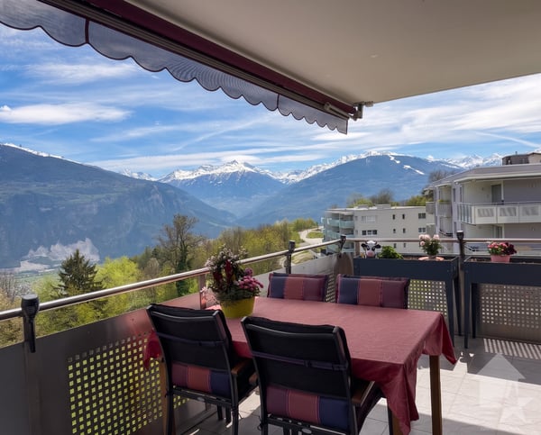 Splendide appartement de 4.5 pièces avec vue sur l'arc alpin ! 1