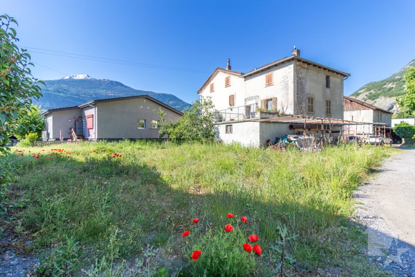 Opportunité rare de façonner un bout d'histoire au coeur du Valais 1