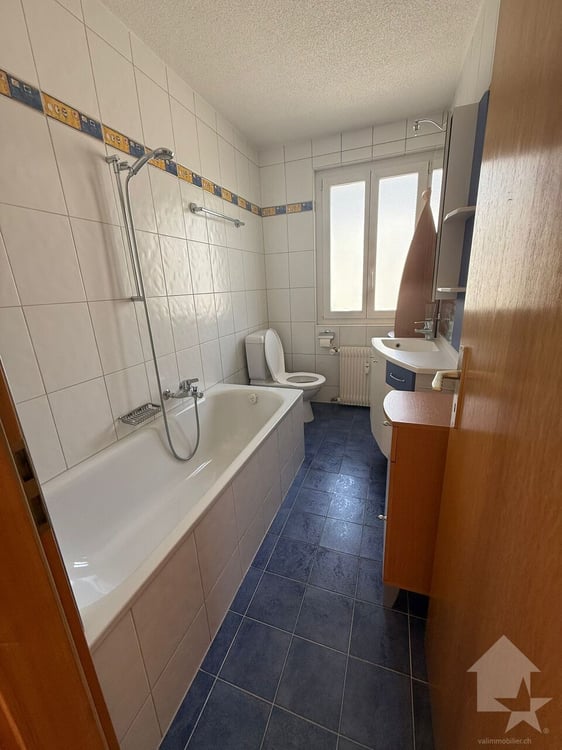 Immeuble de rendement avec restaurant et appartements 5