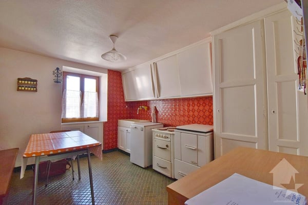 Appartement de 4.5 pièces avec une grange, un jardin + 2 grandes caves 7