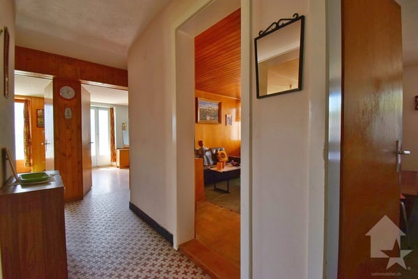 Appartement de 4.5 pièces avec une grange, un jardin + 2 grandes caves 8
