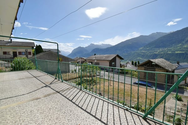 Appartement de 4.5 pièces avec une grange, un jardin + 2 grandes caves 2