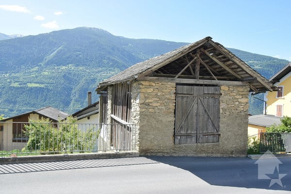 Appartement de 4.5 pièces avec une grange, un jardin + 2 grandes caves 11