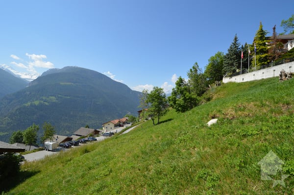 Terrain de construction ensoleillé pour maison avec 2 appartements 7