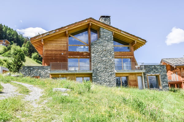 Magnifique chalet de grand standing directement sur les pistes de ski 7