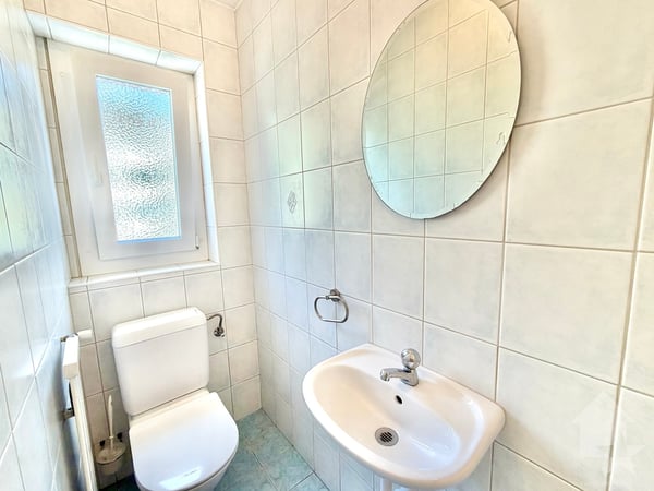 Appartement traversant de 115 m2, garage box, parc, cave et galetas ! 13