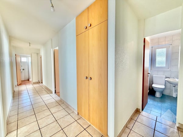 Appartement traversant de 115 m2, garage box, parc, cave et galetas ! 5