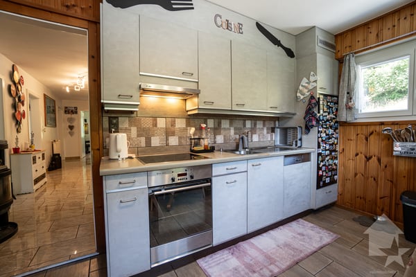 Spacieuse villa rénovée au centre de la vallée, vendable aux étrangers 9
