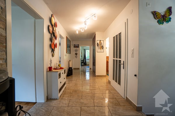 Spacieuse villa rénovée au centre de la vallée, vendable aux étrangers 6