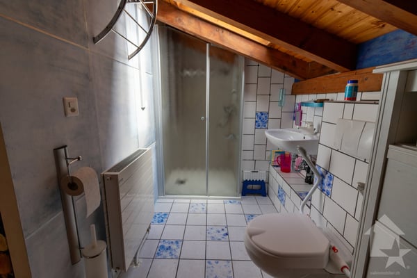 Jolie maison individuelle avec pelouse et garage 8