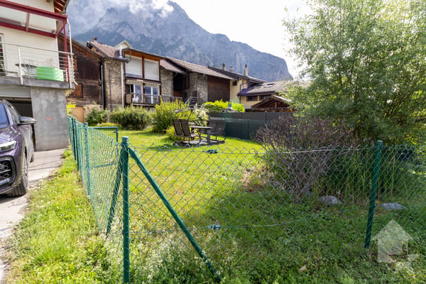 Jolie maison individuelle avec pelouse et garage 4