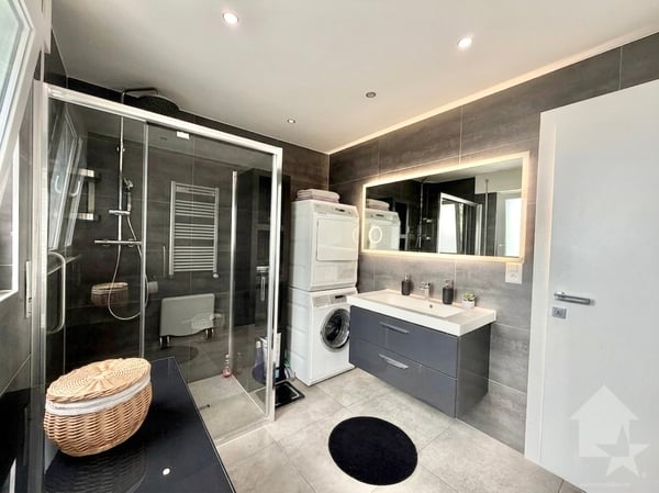 Appartement rénové de 3.5 pces avec place de parc 11