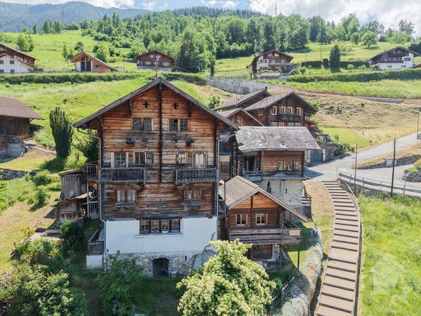 Maison familiale à rénover entièrement 2