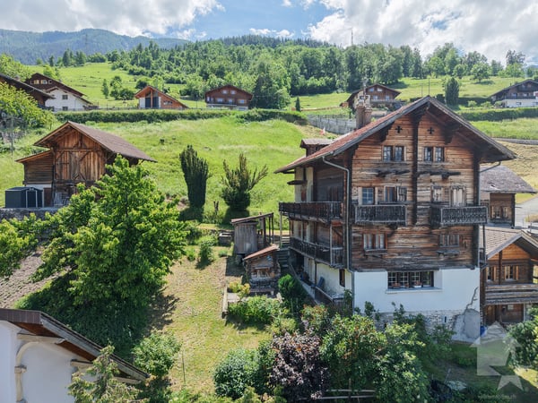 Maison familiale à rénover entièrement 1