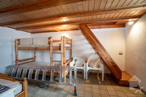 Chalet comprenant deux duplex indépendants avec grange aménageable 12