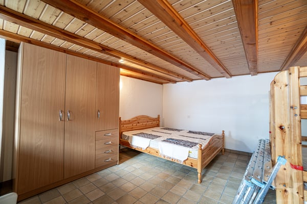 Chalet comprenant deux duplex indépendants avec grange aménageable 11