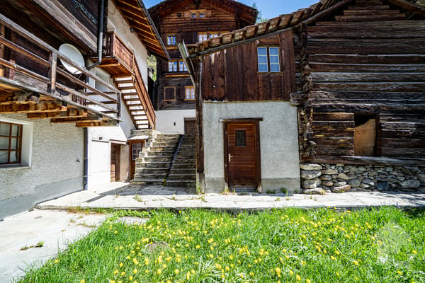Chalet comprenant deux duplex indépendants avec grange aménageable 13