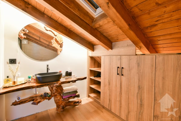 Magnifique chalet de caractère entièrement rénové 12