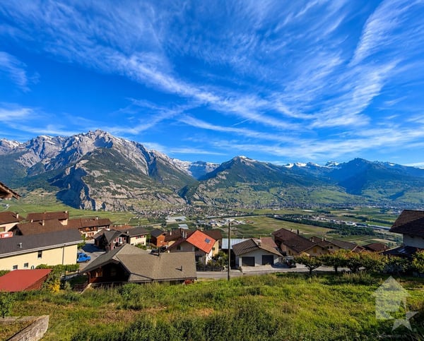 Joli terrain à bâtir avec vue dégagée sur les Alpes 1