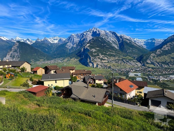 Joli terrain à bâtir avec vue dégagée sur les Alpes 2