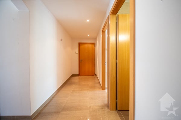 Spacieux appartement traversant dans les bains de Saillon 8