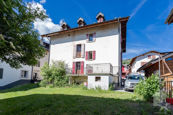 Maison villageoise à rénover, 2 pièces + locaux commerciaux, 490 m2 8