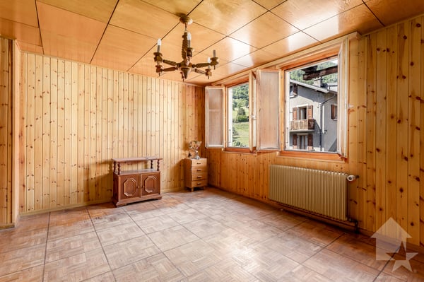 Maison villageoise à rénover, 2 pièces + locaux commerciaux, 490 m2 9